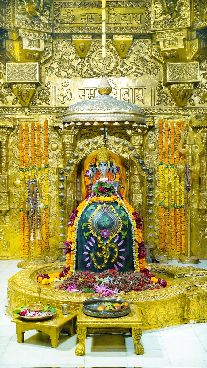 Somnath_Temple's tweet image. श्री सोमनाथ महादेव मंदिर,
प्रथम ज्योतिर्लिंग - गुजरात (सौराष्ट्र)
दिनांकः 27 नवम्बर  2025, मार्गशीर्ष शुक्ल सप्तमी - गुरूवार
प्रातः श्रृंगार
11256455
#somnath #mahadev #shivji
#bhakti #somnathlivedarshan #SomnathTempleOfficial