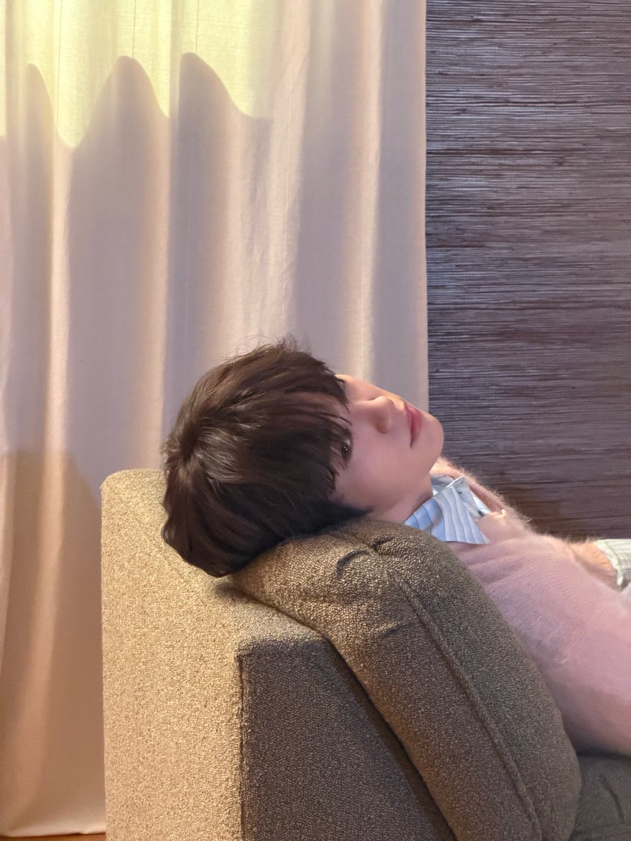 zzangnyeong's tweet image. 이런미친
진심으로비명지름