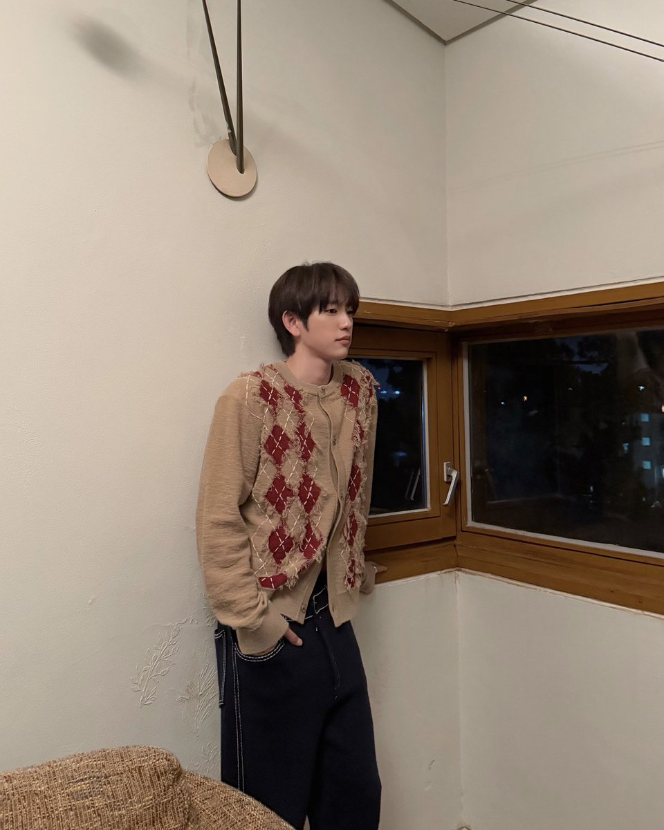 zzangnyeong's tweet image. 이런미친
진심으로비명지름