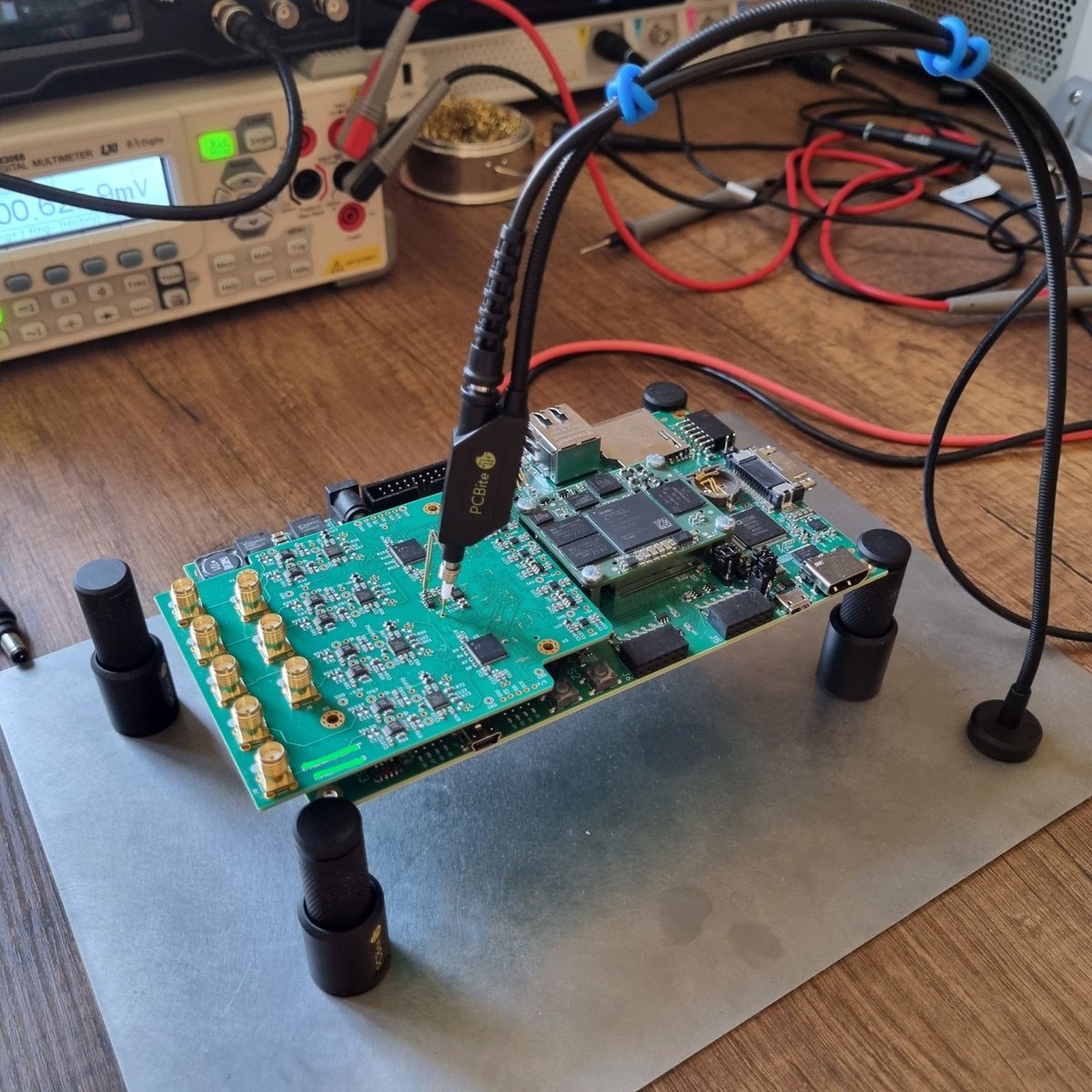 RaymingTech's tweet image. Good Engineer&apos;s Tool 
 Sensepeek AB &apos;s probe holder.
#RayPCB #Engineer #electronicengineering #electronics #pcbdesign #pcbdesigner