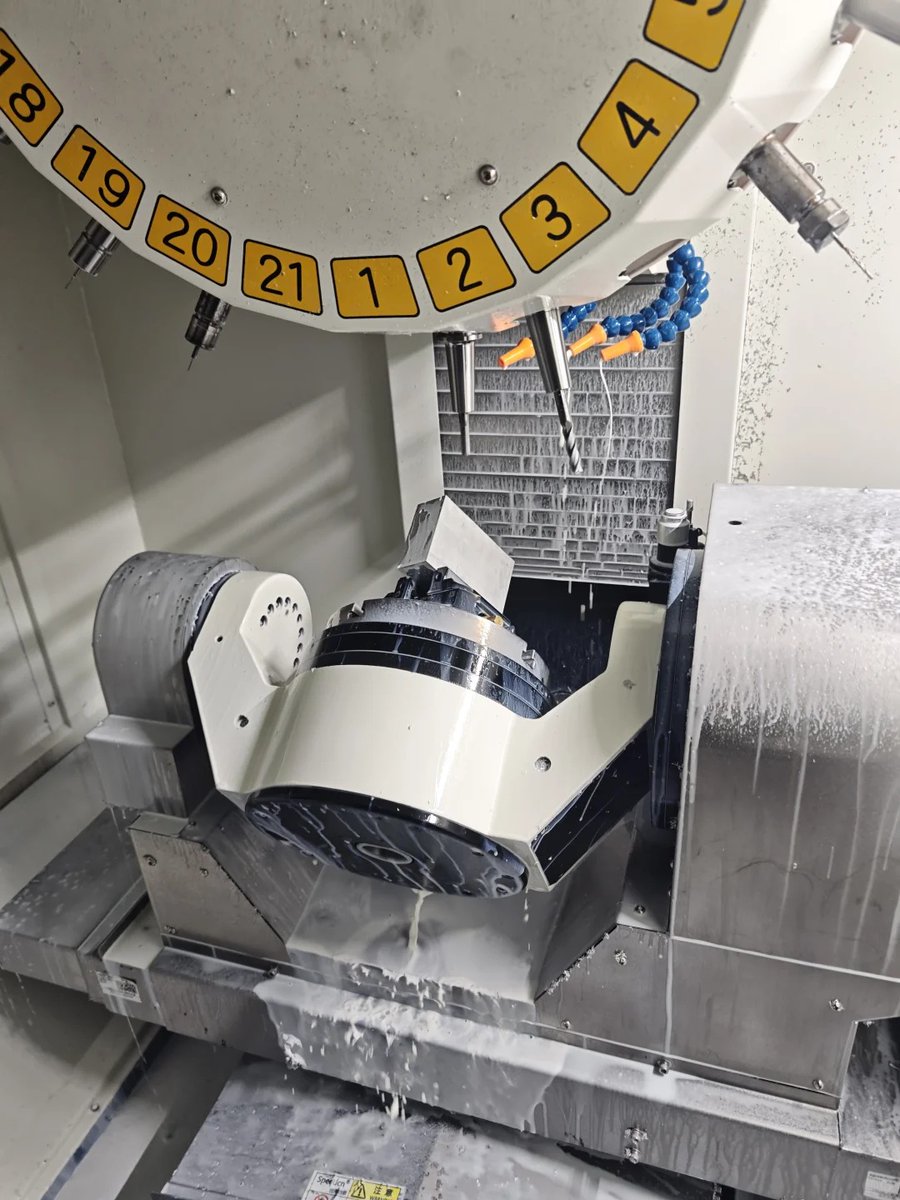 Xavier56917992's tweet image. Our 5-axis CNC machining center handles complex geometries with seamless tool changes, stable rotary motion, and continuous coolant delivery.

#CNCmachining #CNC #modules #5AxisMachining 
🌐 xavier-parts.com
Email: sales@xavier-parts.com
WhatsApp:+86 17389715507