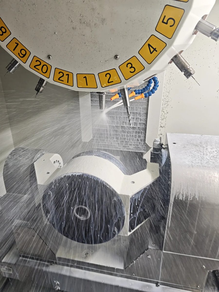 Xavier56917992's tweet image. Our 5-axis CNC machining center handles complex geometries with seamless tool changes, stable rotary motion, and continuous coolant delivery.

#CNCmachining #CNC #modules #5AxisMachining 
🌐 xavier-parts.com
Email: sales@xavier-parts.com
WhatsApp:+86 17389715507