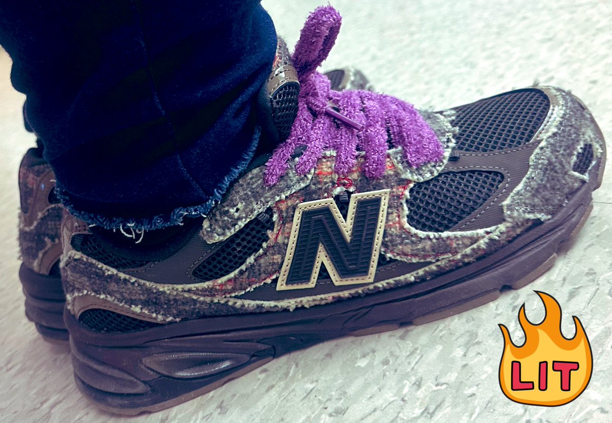 dj_ivanakent's tweet photo. #KOTD JFG x New Balance Abzorb 2010 "Hand-Me-Downs" #NB @JoeFreshgoods #illadelph hoodie #okayplayer . I would love to wear my JFG x New Balance Abzorb 2010 "Bag Lady" tomorrow BUT we are supposed to get hit by a huge snow storm 🤦🏻♀️😝 https://t.co/79iQ50LPhR
