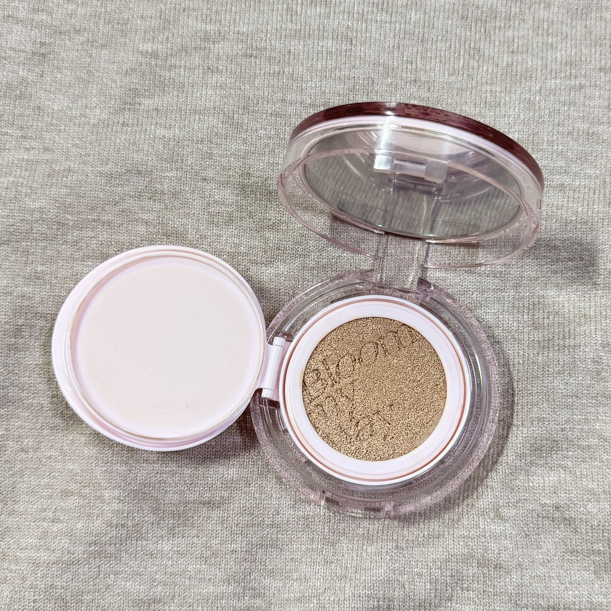 Lulu_wish's tweet image. ✨bnb รุ่นแมท สีFN1 aster ไม่มีพัฟ 80%
⤷  140฿