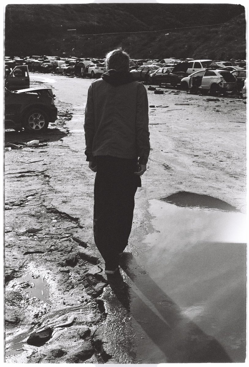 Mundohasaknife's tweet image. Junkyard with Seth