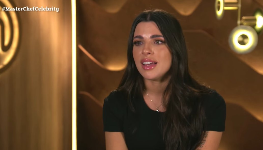 Valu Cervantes abandona #MasterChefCelebrityArgentina para volver con su familia. 

Que paja ser esposa de un futbolista y no poder hacer ni una temporada de laburo propio... Tremendo. #MasterChefCelebrity