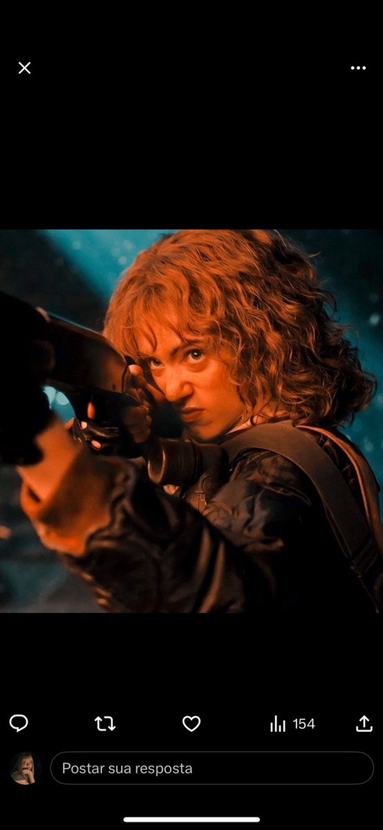 avani90s's tweet image. tal mãe tal filha 

 #StrangerThings5