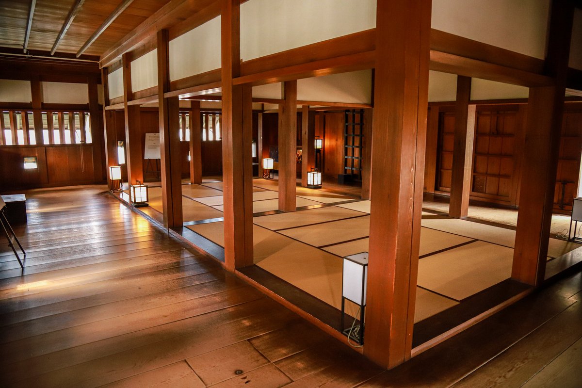 Bifan_event83's tweet image. #広島城コス　ロケーション公開🌟

平櫓(畳のあるお部屋)に関しては
観光客や他のお客様のご迷惑やトラブルを未然に防ぐために
今回は””照明類・三脚の利用はなし””とさせてください