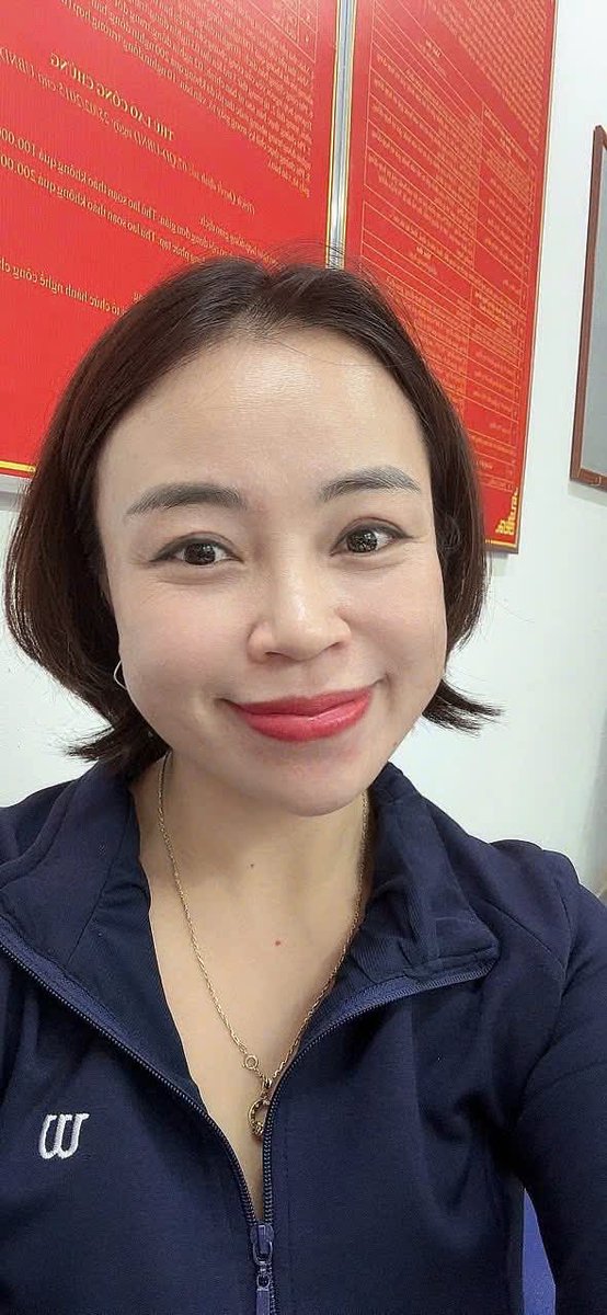 Linhdambucu's tweet photo. Chị quay lại rồi đây các con ciu yêu dấu 😘 https://t.co/MCxizPIQRo