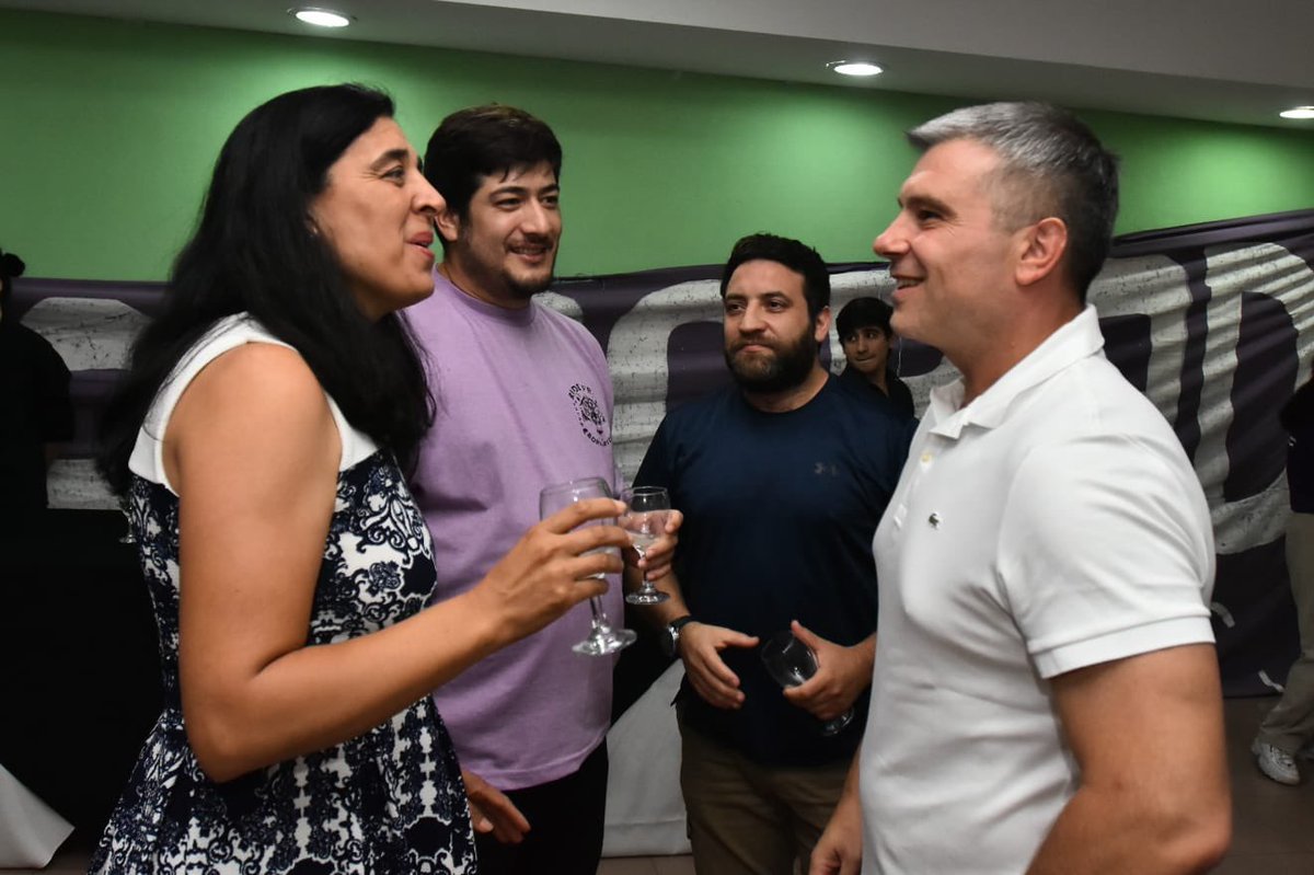Celebramos junto a la Franja Morada la asunción de sus nuevas autoridades y su regreso a la conducción del Centro de Estudiantes de la <a href="/FcpysUNCuyo/">Facultad de Ciencias Políticas y Sociales</a> 📚

¡Felicitaciones a los estudiantes que, con compromiso y trabajo, hicieron posible este gran logro! 🙌💪