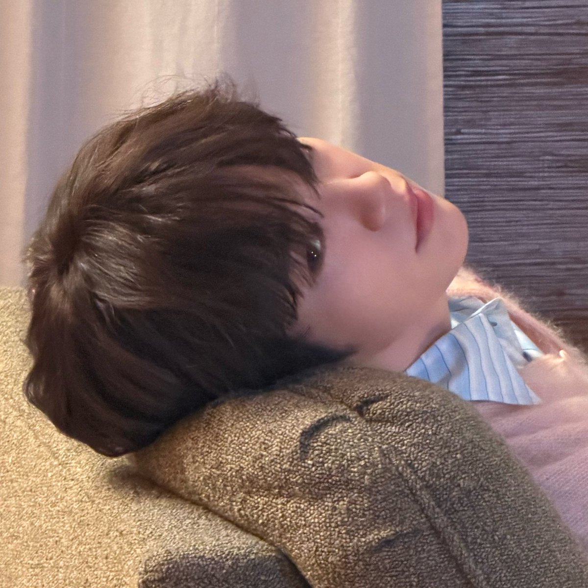 9zzet's tweet image. 화질깨지는와중에 안광만 선명한거 인외같으시고