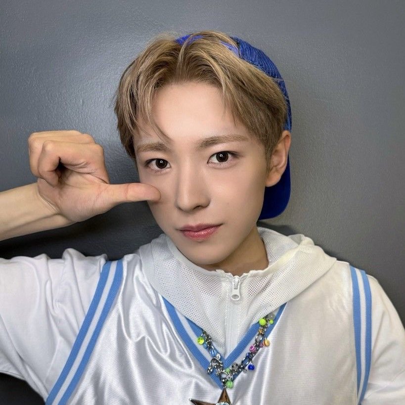 mybabyyushii's tweet image. 유우시온 완전 데칼코마니네 🩵💜
역시 형아 좋아 애기1호 👼🏻