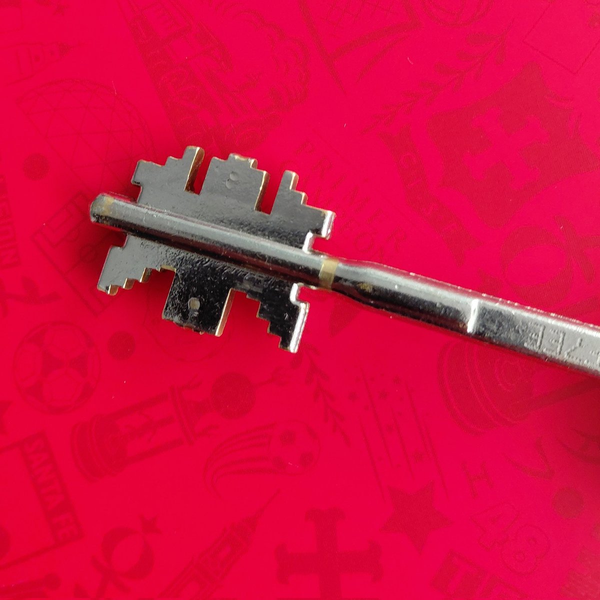 Si perdiste esta llave en El Campín durante el juego entre <a href="/SantaFe/">Independiente Santa Fe</a> y Tolima por favor escríbeme por DM.