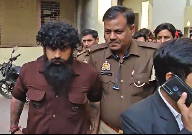 ChandanSharmaG's tweet image. गौ रक्षक दक्ष चौधरी को रिहा करों

रिहाई की मांग कीजिए

हमेशा धर्म के लिए लड़ने वाले भाई को आपकी जरूरत है