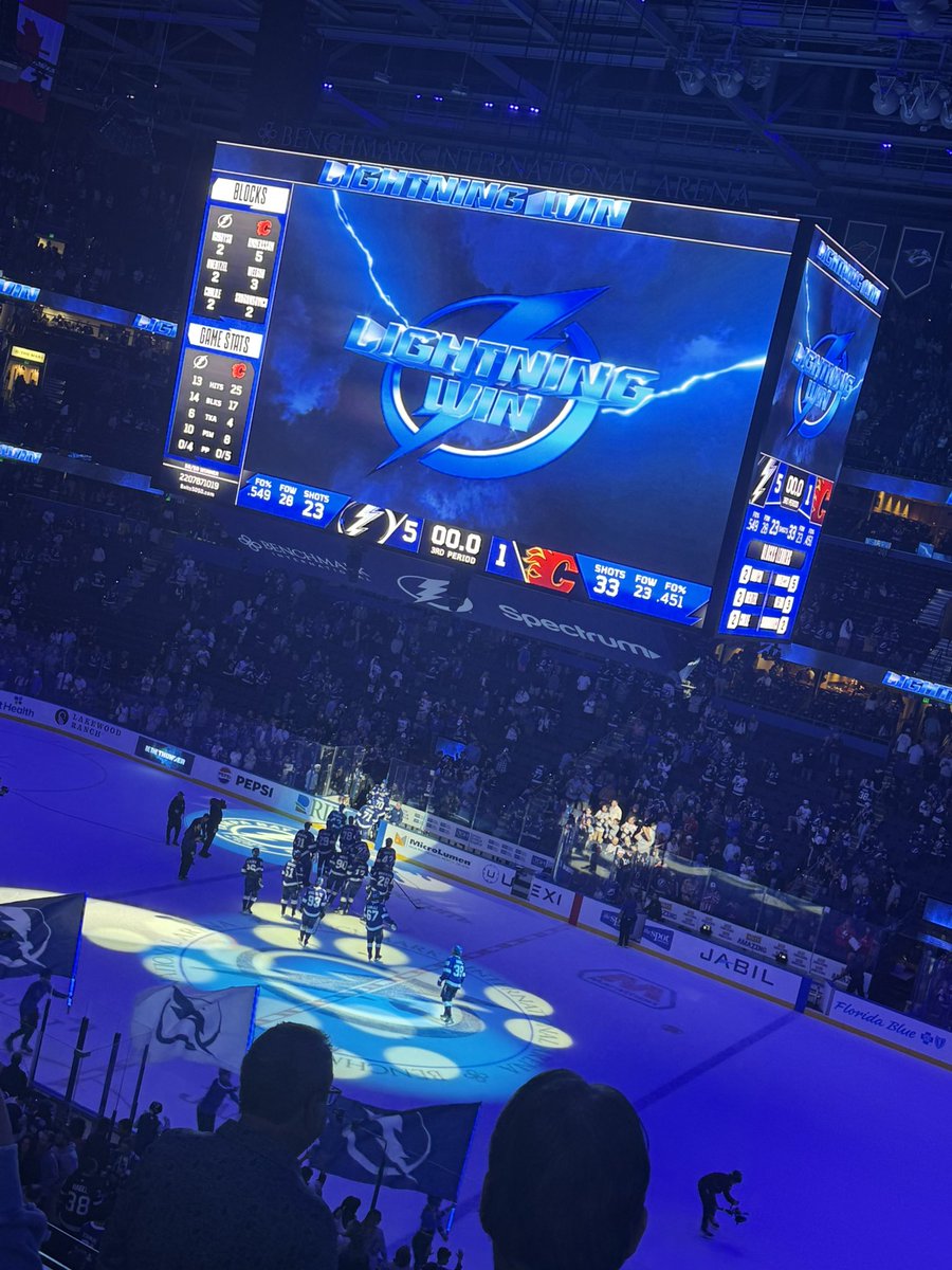 ItsYaBoyChree's tweet image. Great way to start Thanksgiving weekend ⚡️⚡️

#GoBolts