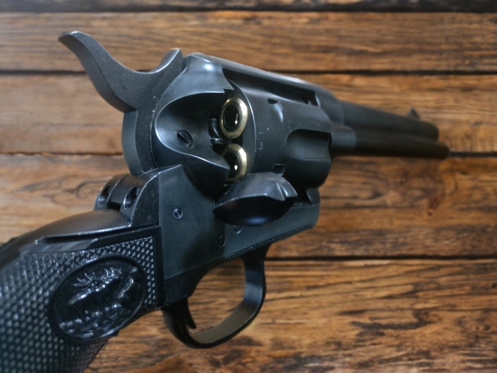 cqb_0's tweet photo. #マルシン #COLT #SINGLEACTIONARMY
新しいグラファイトSAAでガンプレイしてみます。
今思えば小学生の頃、銃に興味を持ったのは西部劇からでした。
当時はプラモデルSAAを買ったものですが、遊んでいると壊れやすい。数十年経ち今、上質な玩具で遊べるのは幸せです。
※グリップは交換してます。 https://t.co/QhKIKWsNa8