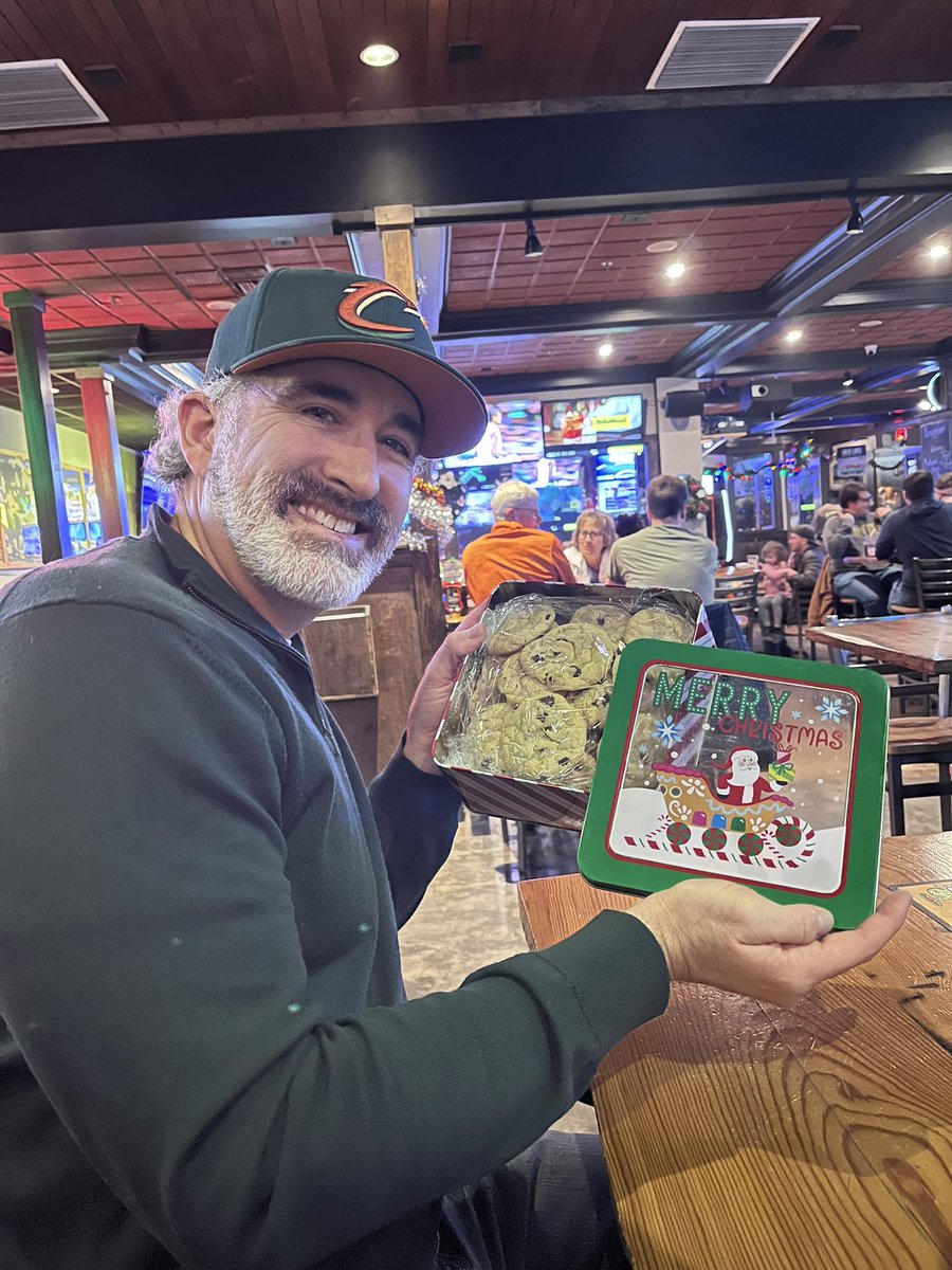 When you are gifted a container of WORLD FAMOUS CHOCOLATE CHIP COOKIES from <a href="/StrusfanskiGirl/">Lana</a> 
🍪😋🍪😋🍪