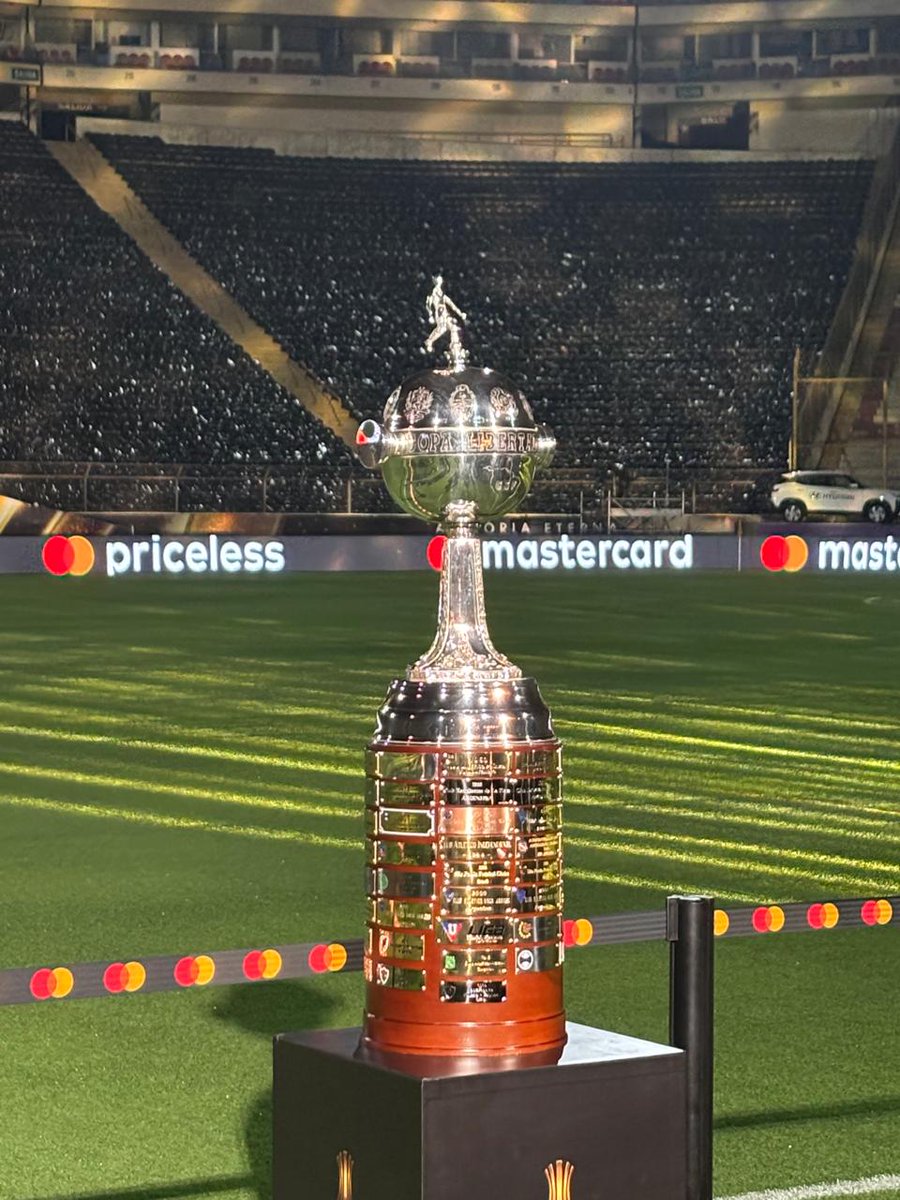 bicentenario_p's tweet image. La Copa en el Estadio del mas copero del Perú 
#Libertadores