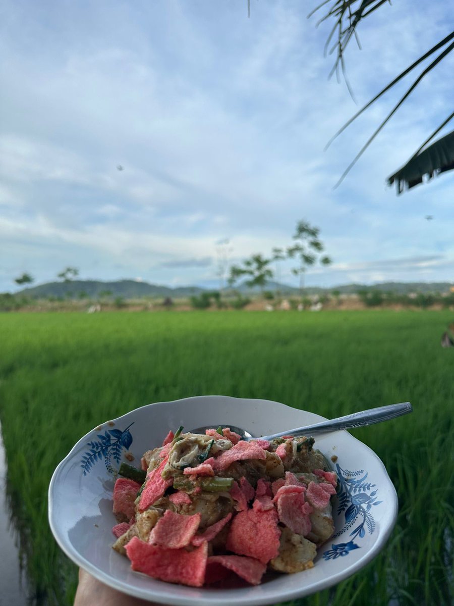 Mampir, nikmati makan pecel pinggir sawah