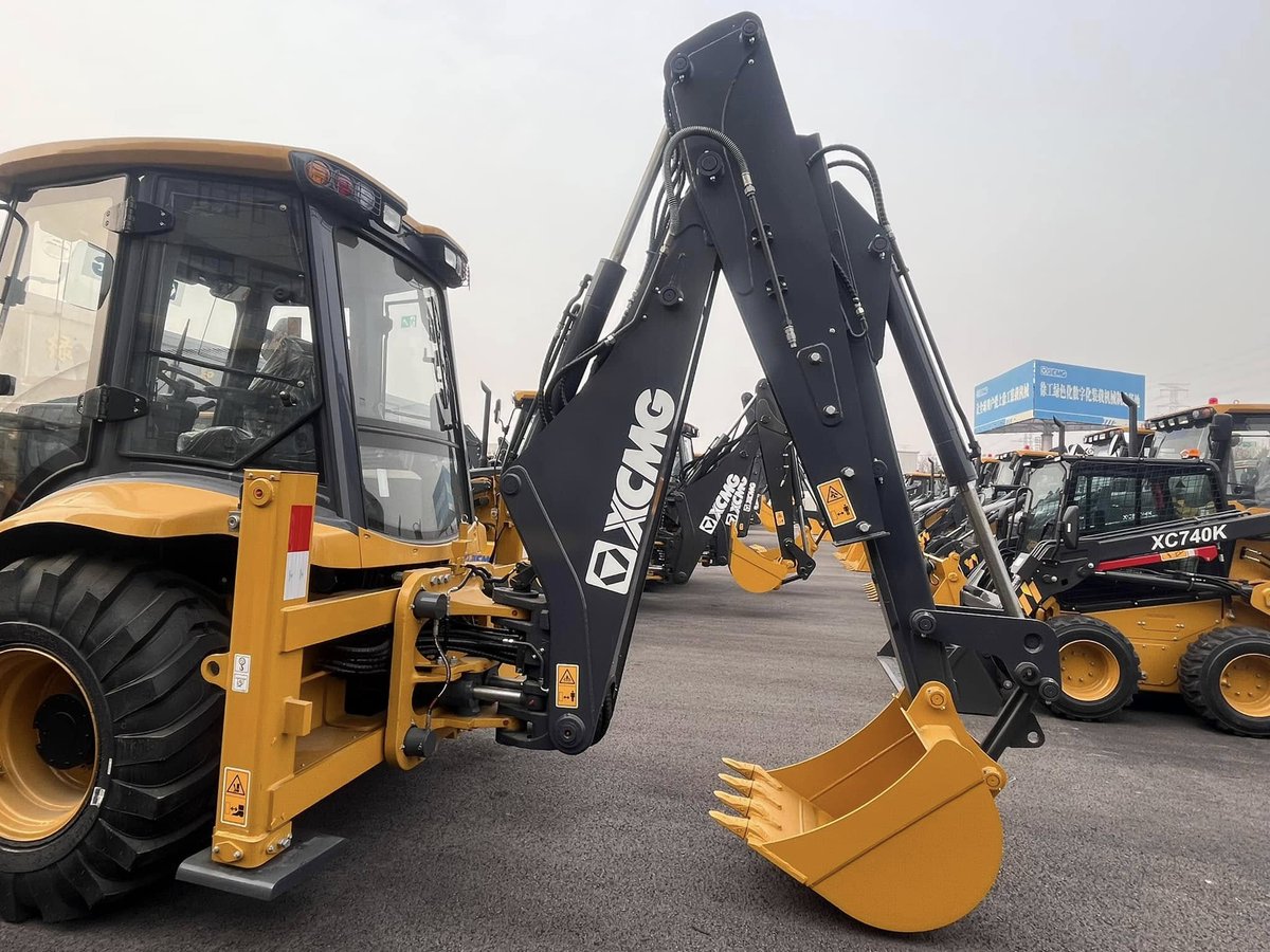 zoeYang96's tweet photo. XCMG XC870HK backhoe loader with telescopic and side sliding boom &amp; 4in1 bucket

#XCMG
#XCMGLOADER
#XCMGBACKHOELOADER
#BACKHOELOADER
#XC870HK https://t.co/ilgjtFDMgo