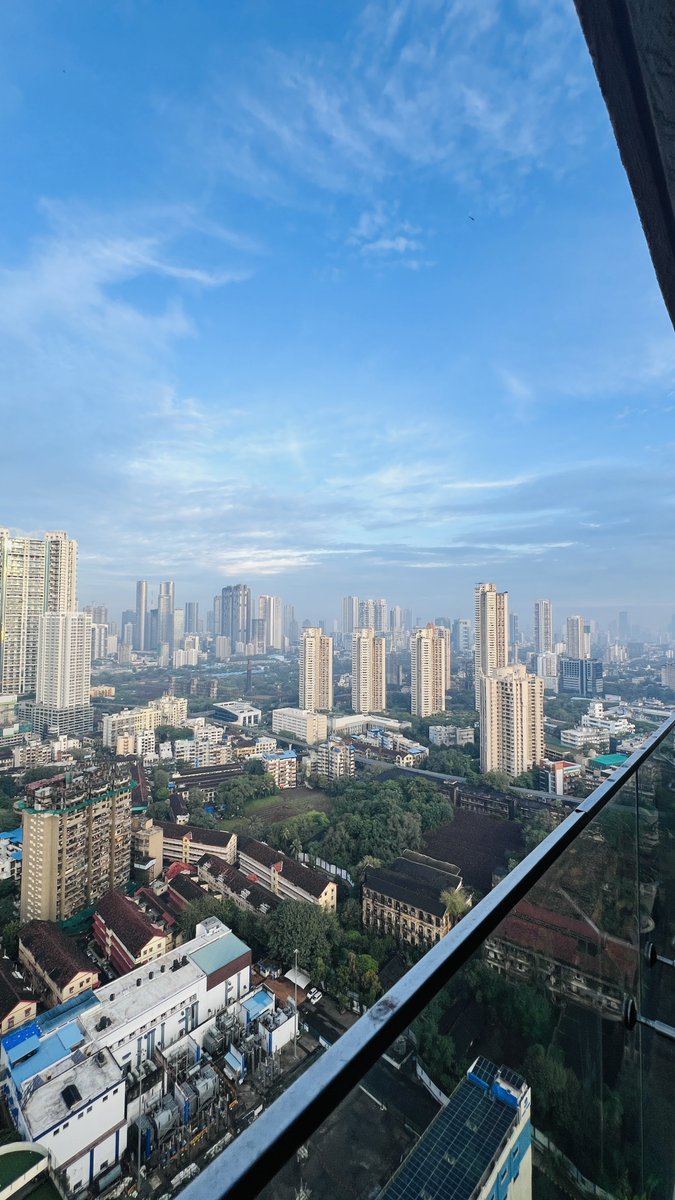 baxirahul's tweet image. Same skyline, different planet. From double digit AQI to above 250. 

#Mumbai