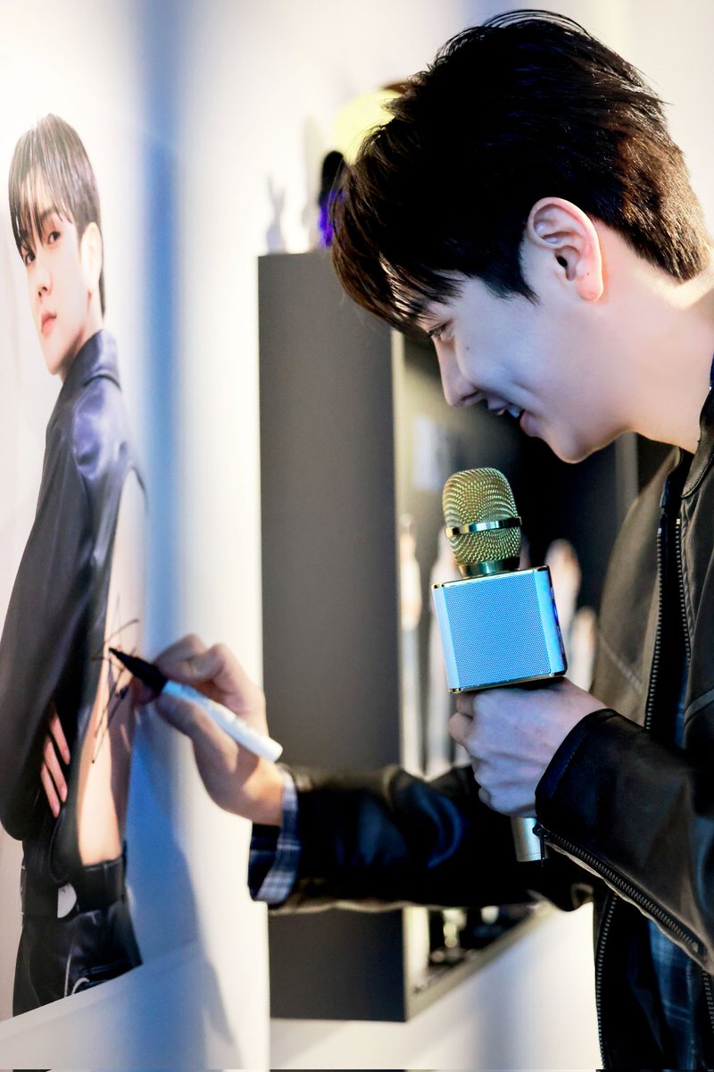 <민기적의 파라다이스> 생일 카페에 도움을 주신 분들께 감사드립니다. 
 
thanks to 
<a href="/BAEKHOSUYEOMSI/">백호수염시</a>

#민기적의_행복은_최민기
#빛나는_민기의_마이스토리
#최민기 #렌 #REN #CHOIMINGI