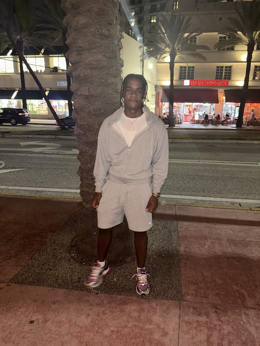 Otrkev's tweet photo. 🌴 https://t.co/6OYXTtgN2I