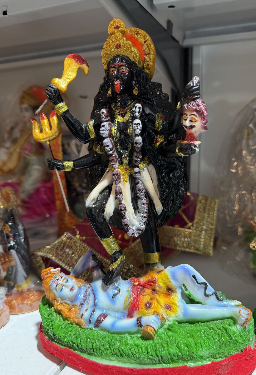 踏み敷かれているのは明日の日本だろうか （やめてください） （念の