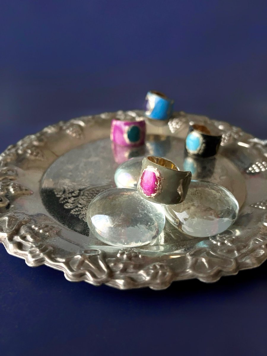 onlineショップ⸜ 𝓝𝓮𝔀 ⸝
2カラー カラフルイヤーカフ 
minne.com/items/44393983

11/28(金)20:00販売開始です✨

サクッと着けられるイヤーカフ👂

チークやリップをつけるように
お顔周りに色を添えて明るく笑顔に☺️

#minneのブラックフライデー