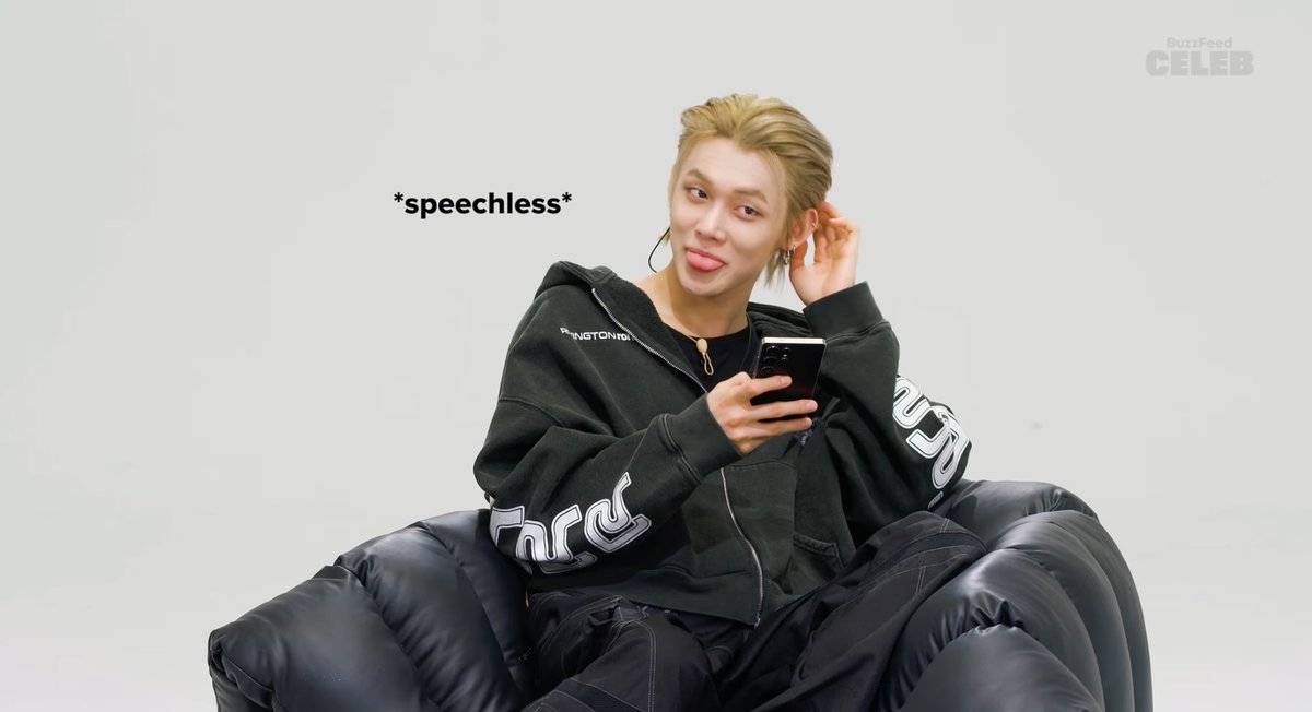 giakiyo's tweet image. they rlly got the most shyest member of txt to read thirst tweets oh bless him