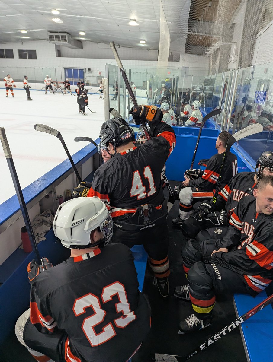 TauntonHSHockey's tweet image. Alumni Games 2025 is in the books! 

Two games, 45 players, countless family fans, one heck of a night!

The Alumni raised over $1500 for the Face Off Club!

Thank you to everyone who participated and supported this event and Taunton High School Hockey!

#TauntonHockey