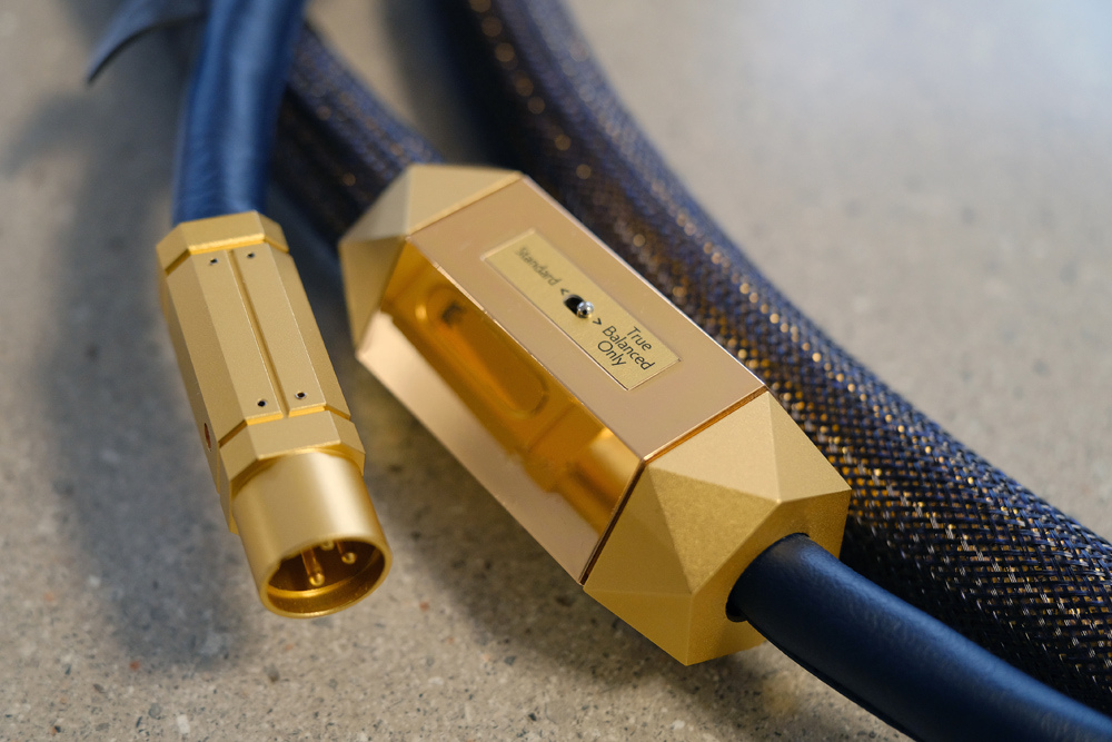 richcoln's tweet image. 【SoundStage! 評測｜ Siltech Master Crown 系列旗艦線材】
#Siltech #MasterCrown #S10plus #單結晶純銀導體 #BalancedGround #Femto級細節 #傳真度與真實感逼真 #激昂澎湃 #拳拳到肉
Read the full article: reurl.cc/Yke3Wx