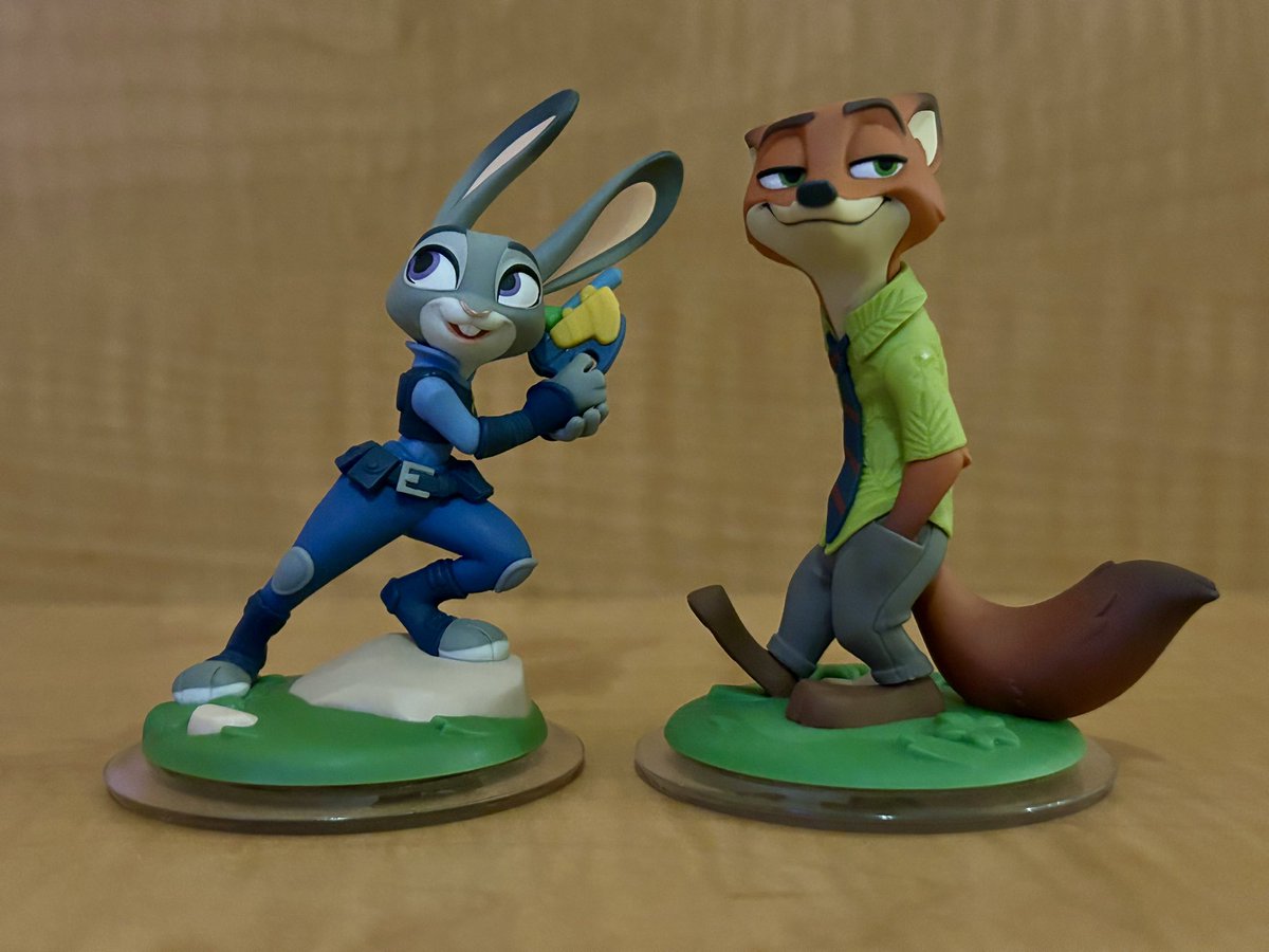 In an alternate and much better reality, we would all be playing Disney Infinity this week with our new Gary De'Snake figures. #DisneyInfinity #Zootopia2