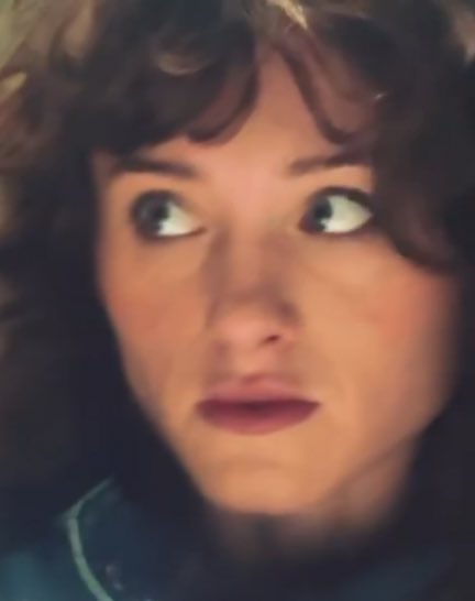 ronancecore's tweet photo. oooo even she was weirded out https://t.co/5kXVS7ZREF