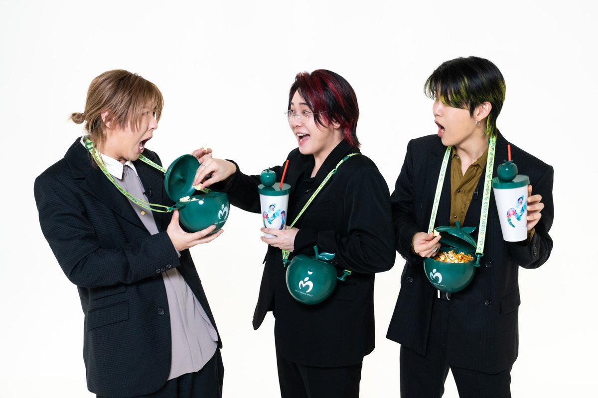 MGA MAGICAL 10 YEARS FILM OFFICIAL GOODS」 明日11/28（金）より販売
