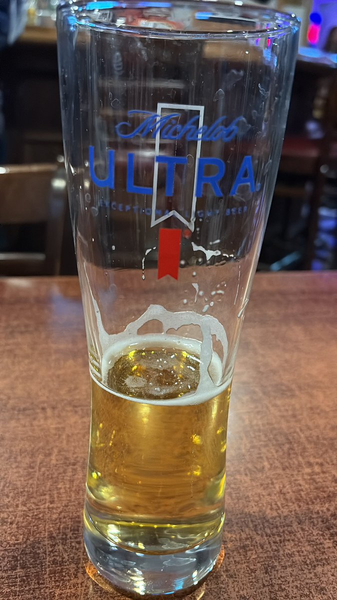 hipleafsfan's tweet photo. @puckandprosecco Bad night to be an Ultra. https://t.co/id3yCCmhZC