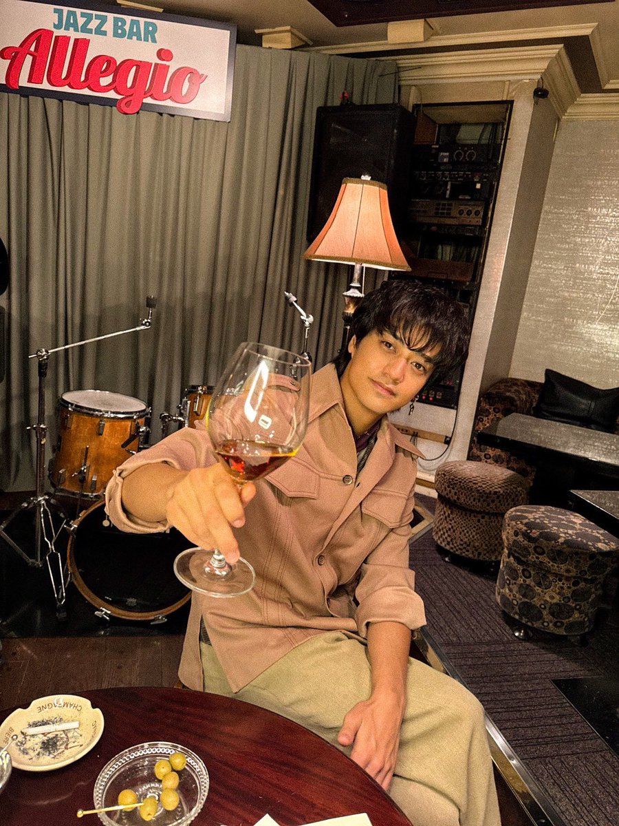 kp_official0523's tweet image. ⁡𝓒𝓘𝓝𝓔𝓜𝓐 『𝓕𝓻𝓪𝓷𝓴𝓵𝔂, 𝓜𝔂 𝓓𝓮𝓪𝓻』/「𝓽𝓱𝓲𝓼 𝓽𝓲𝓶𝓮」

𝓑𝓮𝓱𝓲𝓷𝓭 𝓽𝓱𝓮 𝓼𝓬𝓮𝓷𝓮𝓼 𝓹𝓱𝓸𝓽𝓸📸
⁡
#STARRING
#KingandPrince
#髙橋海人