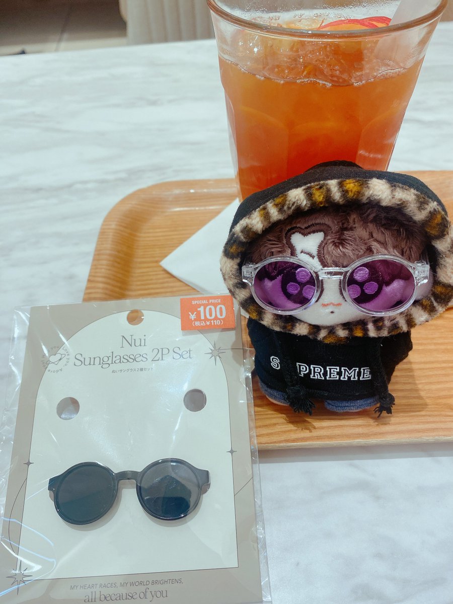 suu5511's tweet photo. スリコで100円だったサングラスがまたちょうどいい💜🐰 https://t.co/Rq61SiDulw