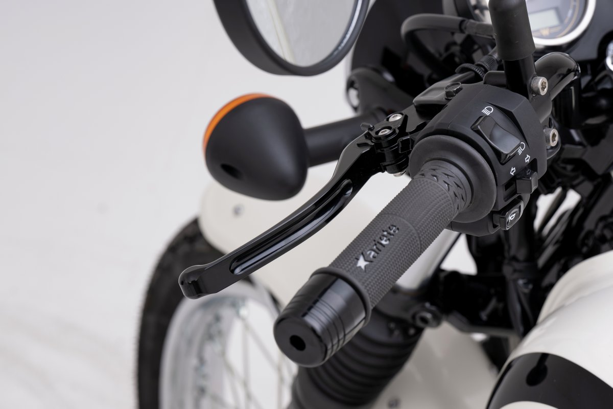 plot_touring's tweet image. ARIETE エストリルグリップ🏍️　スーパーバイクやロードレースにシンプルでクラシカルなロード グリップ「ESTORIL」の色違い2層構造がさり気なく高級感を演出します🔥🔥

⭐120ｍｍ　Φ22/24ｍｍ　ｺｰﾄﾞ　02615-A　02615-R　02615-SBK

#ARIETE #アリート #エストリル #ESTORIL #バイクグリップ