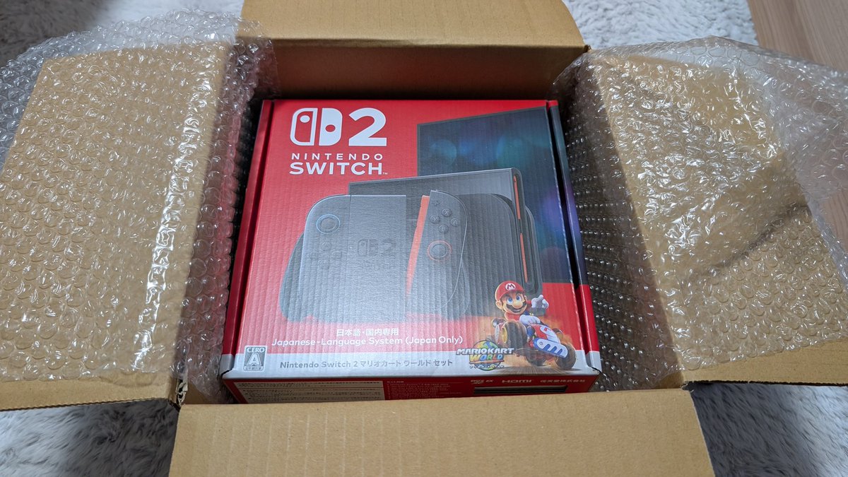 CaptainHansode's tweet image. Switch2ガ来たよ！！
デカい！！
移行簡単！！
たのしい！

今まで携帯機として遊んでなかったから、今度から携帯機モードでも遊びたい。

とりあえずマリカーワールド遊んだ。
今日も遊ぶ。
#Switch2
