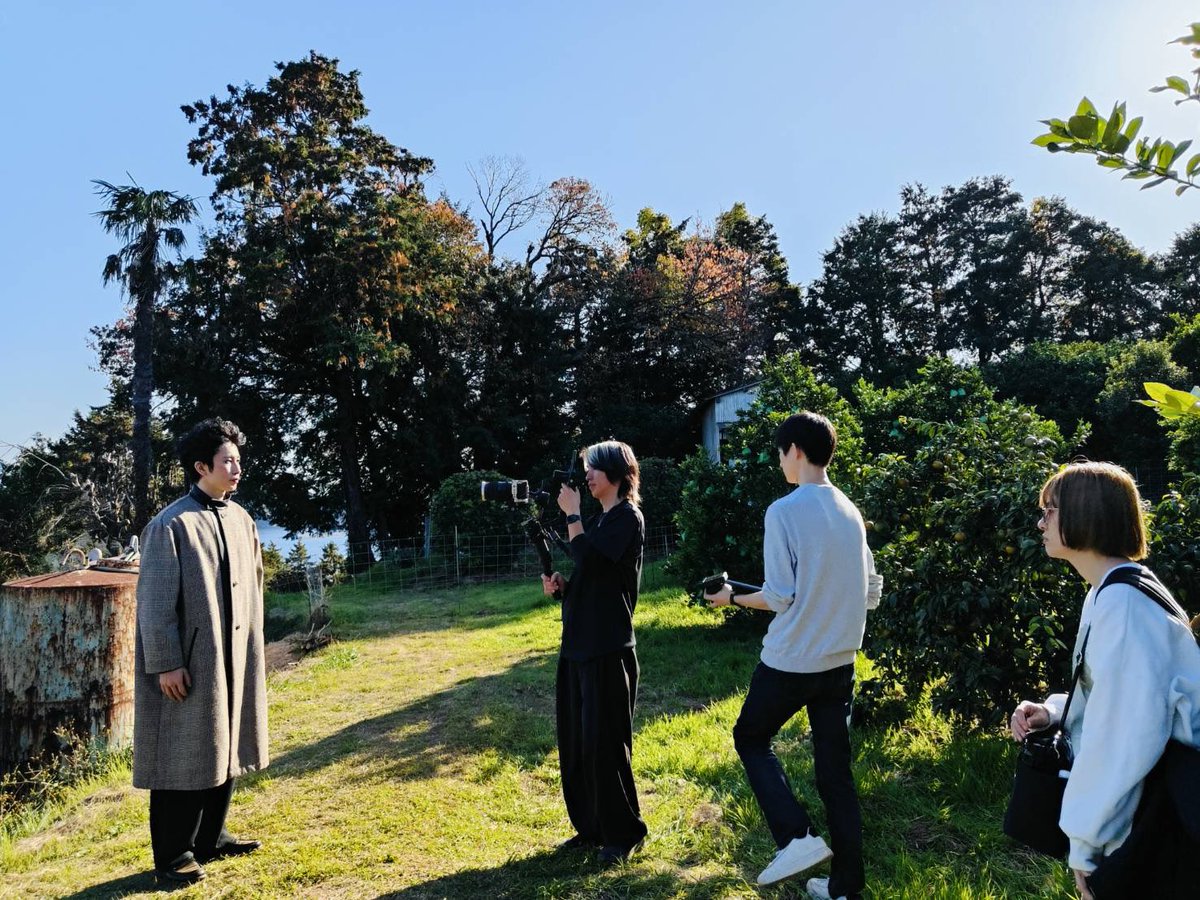 sugimotolalala's tweet photo. 昨日はMV撮影だったぞ〜！
まだまだ続くがチーム一丸となって良い作品を作る！（限られた予算のなか皆でアイデアを出し合い心血を注ぎ作っているのだ）
楽しみに待っていろ〜！ https://t.co/nAlVnkRD13