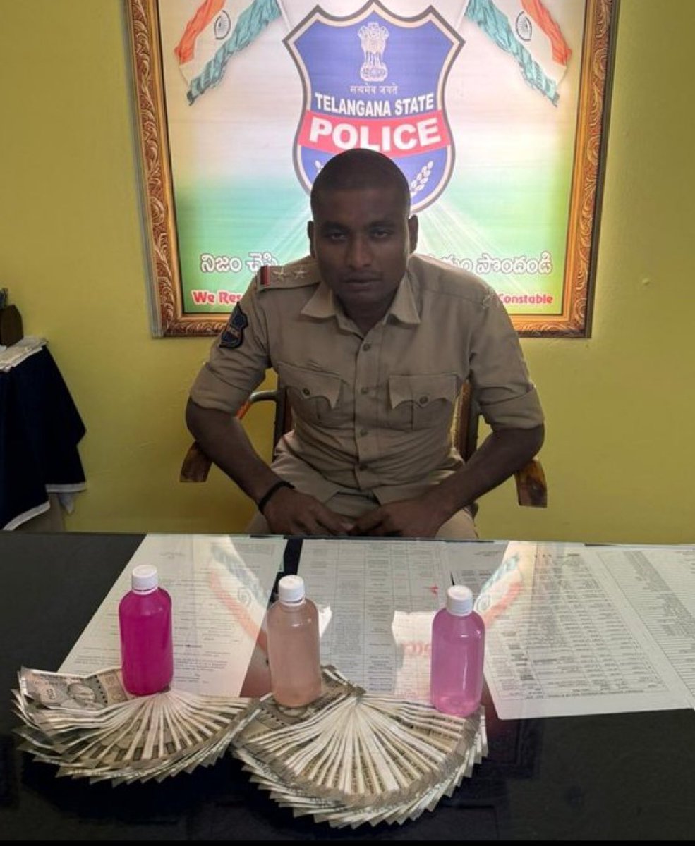 iamkrishradha's tweet image. Day 57. Good morning to another day in corrupt India. I will post this daily, till i get a reply. SI of Police , who is supposed to protect civilians, maintain security has sold his services for 30,000 bribe. He was caught by ACB ( Telangana )

On seeing the #ACB Officials, the…