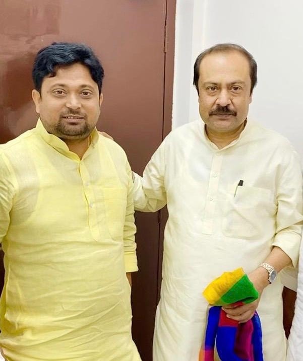 श्री <a href="/_vivekthakur/">Vivek Thakur</a> भैया मा लोकप्रिय सांसद जी को जन्मदिन की हार्दिक बधाई शुभकामनाएँ!
प्रभु श्रीराम आप को स्वस्थ्य दीर्घायु रखे यही प्रार्थना है
#HBDAY 🎂