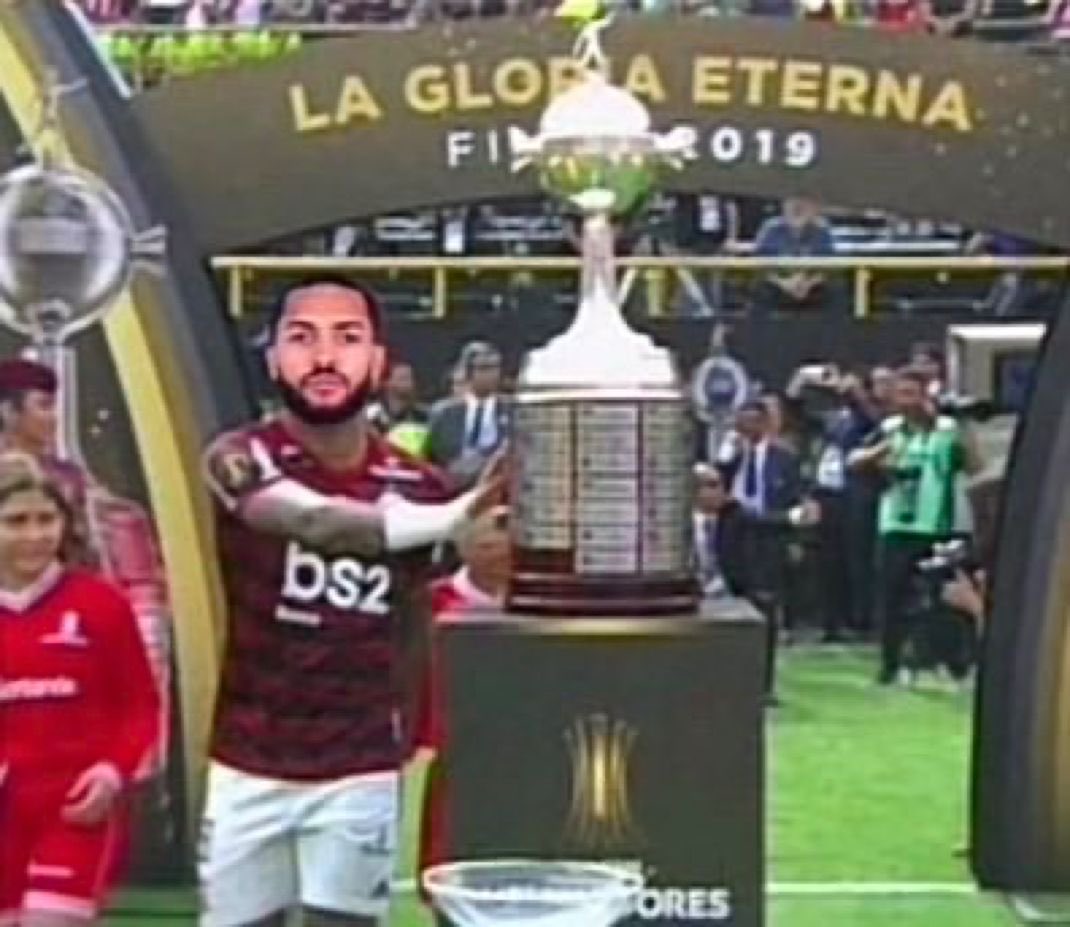 #MOVIMENTOXERECASSO
Se você apoia Juninho Xereca coloque essa foto como sua foto de perfil e vamos dominar o twitter!