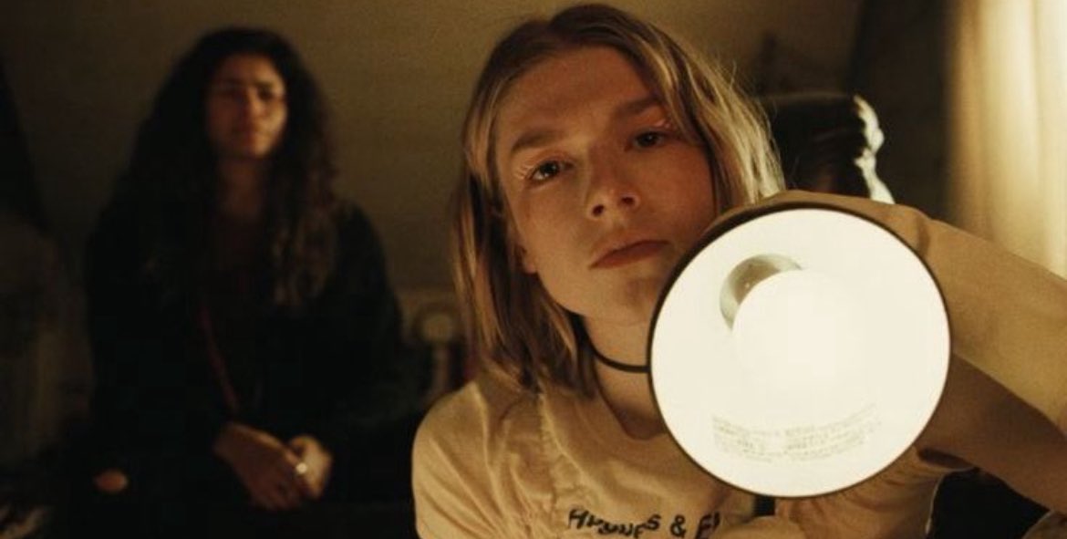 violetthedivine's tweet image. 🚨The first teaser for #Euphoria season 3 allegedly shows Jules as a ‘bad cop’ detective completing interrogations as well as Maddy who has a really bad headache