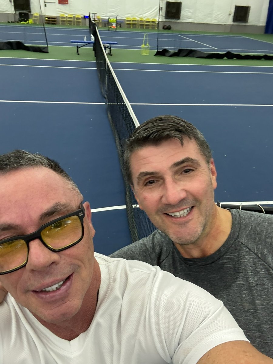 bishoppitts's tweet photo. Out here with my brother trying to get ahead of those Thanksgiving calories…
#whatchathinkaboutthat #thanksgiving https://t.co/yHZfGvy517