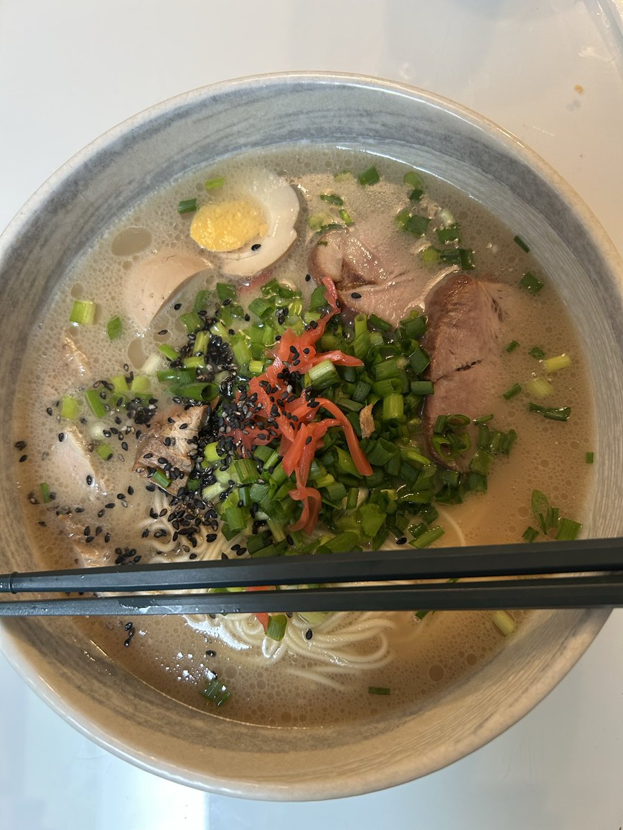 bkktailand's tweet photo. 記念すべき130杯目はテレワークからの博多ラーメンをいただきます。 https://t.co/DZJ1Xj3N6V