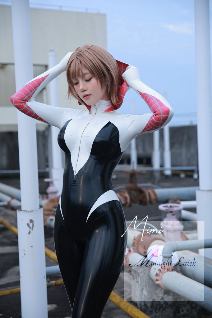 【Midnight Latex】Gwen Gwen - Latex Anime Cosplay Costume
Model:  Xiaomi Suqi
(Tailor-made, 30-day delivery)
Price: ¥1,999RMB
Available for direct purchase on our official website.