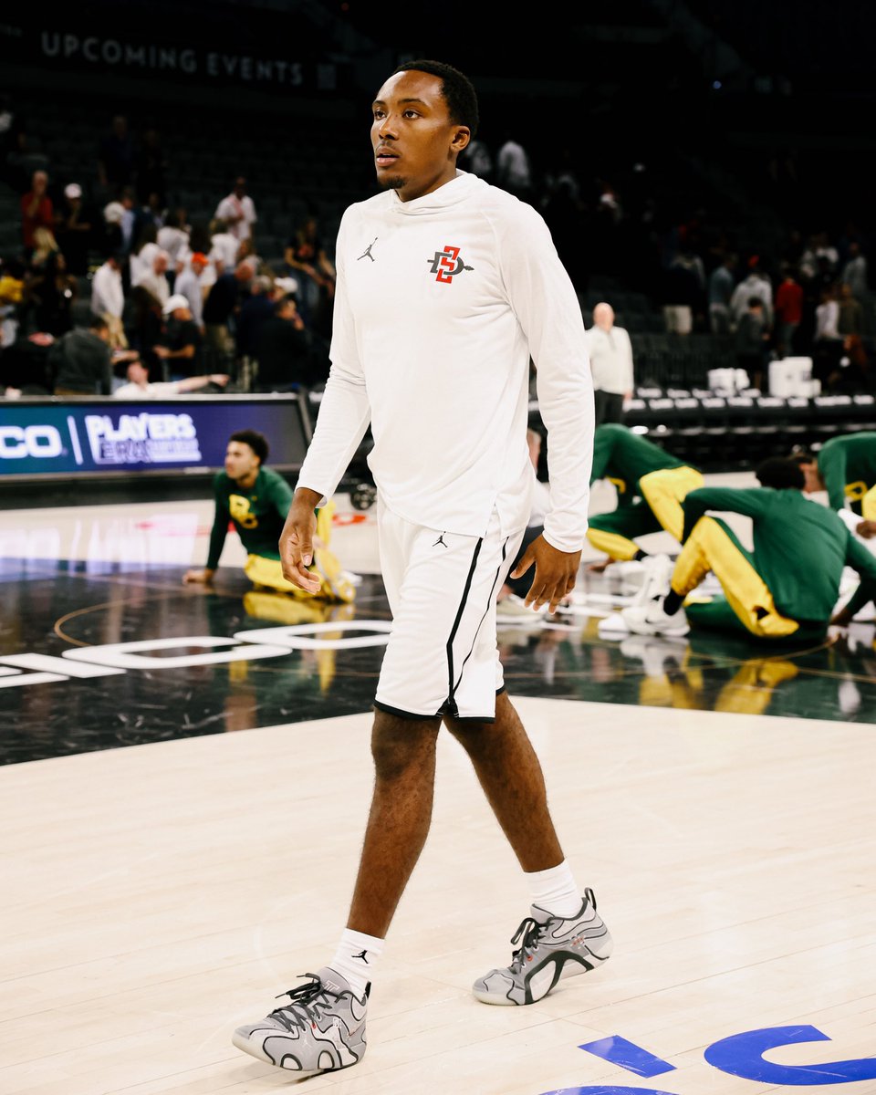 mesa_aztecs's tweet image. going classic for our final game @Players_Era 🔴⚫️

#GoAztecs