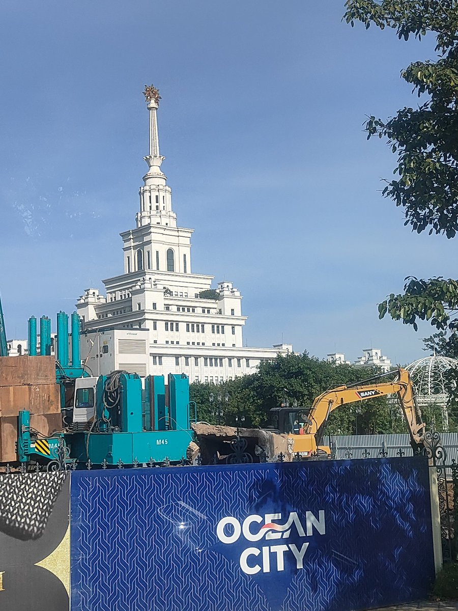 sumantrabarooah's tweet image. A visit to a university is always a little extra special occasion. Maybe because the dream for higher studies is yet to be fulfilled!
It was a beautiful, impressive visit to @VinUniversity at #Hanoi .

#Education #learninganddevelopmet